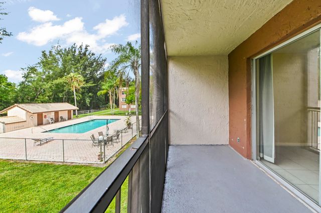 7020 Nova Drive 207d, Davie, FL 33317