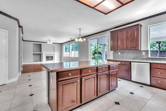 1533 Settlers Ct, Folsom, CA 95630