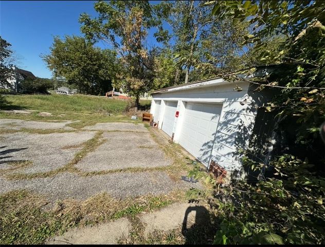 601 Hall Street, St Joseph, MO 64501