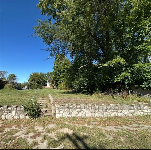 601 Hall Street, St Joseph, MO 64501