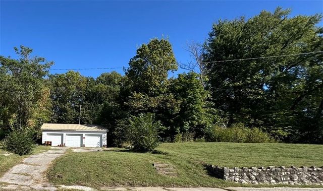 601 Hall Street, St Joseph, MO 64501