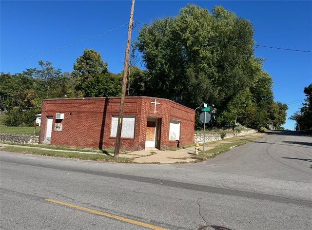 601 Hall Street, St Joseph, MO 64501