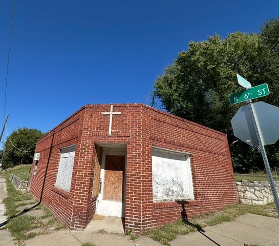 601 Hall Street, St Joseph, MO 64501