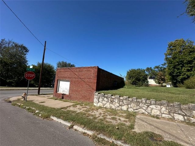 601 Hall Street, St Joseph, MO 64501