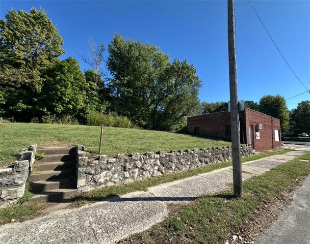 601 Hall Street, St Joseph, MO 64501