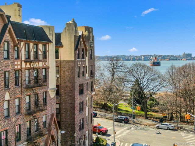 7101 Shore Road 2C, Brooklyn, NY 11209