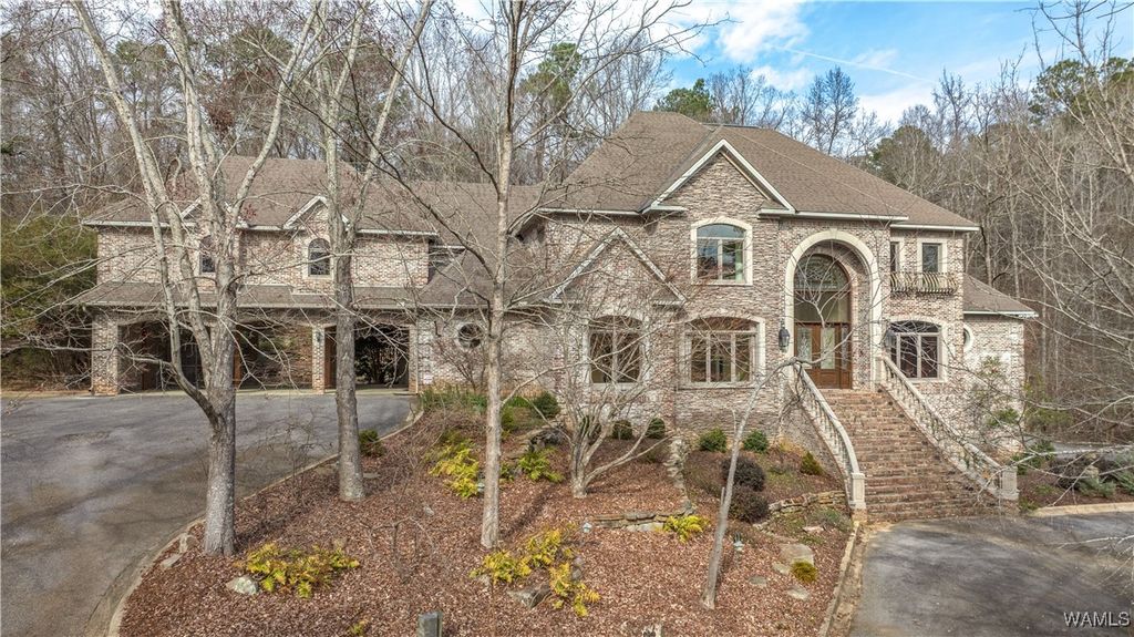 11465 WOODBANK, Tuscaloosa, AL 35405