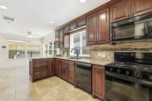 3807 Glenwood Springs Drive, Houston, TX 77345