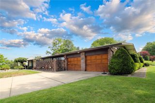 2473 GIANT OAKS DRIVE, Upper St Clair, PA 15241
