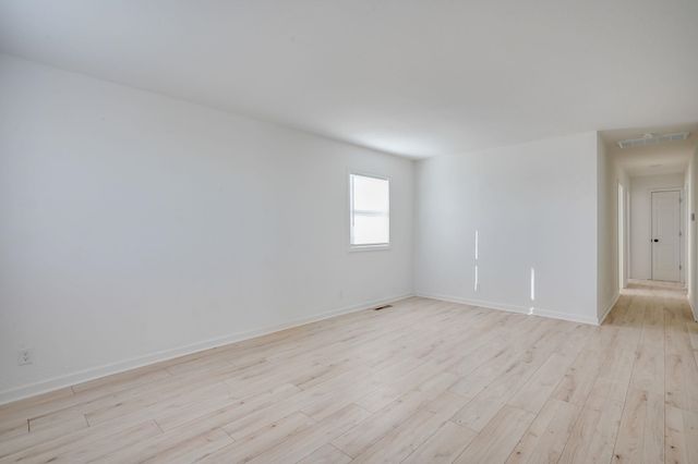 551 N Summitlawn St, Wichita, KS 67212