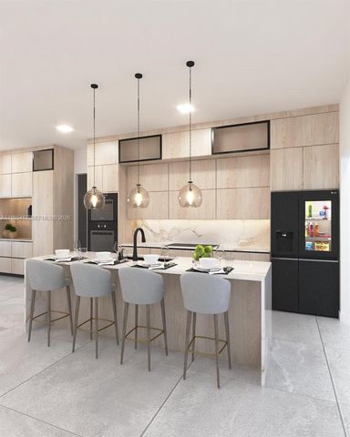 13004 Davie Oaks Dr, Davie, FL 33325