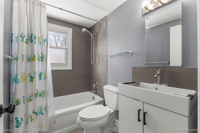 637 Ironwood Drive, Ann Arbor, MI 48103