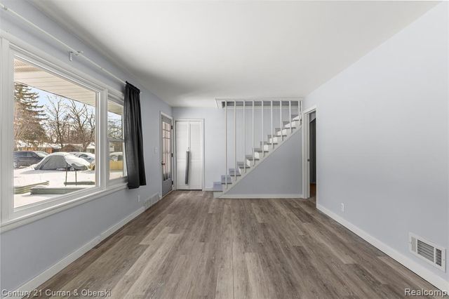 637 Ironwood Drive, Ann Arbor, MI 48103