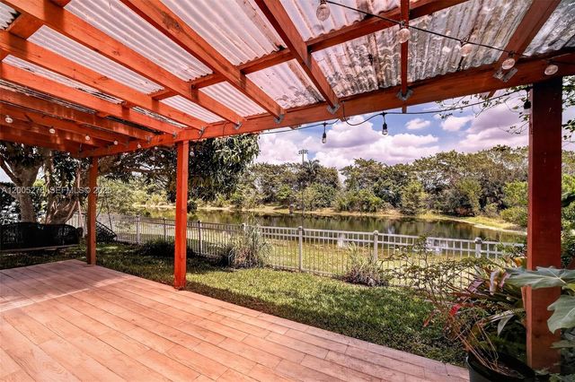 685 SW 198th Ter, Pembroke Pines, FL 33029