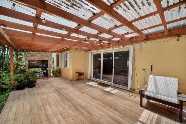 685 SW 198th Ter, Pembroke Pines, FL 33029