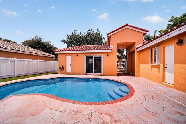 685 SW 198th Ter, Pembroke Pines, FL 33029