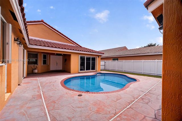 685 SW 198th Ter, Pembroke Pines, FL 33029