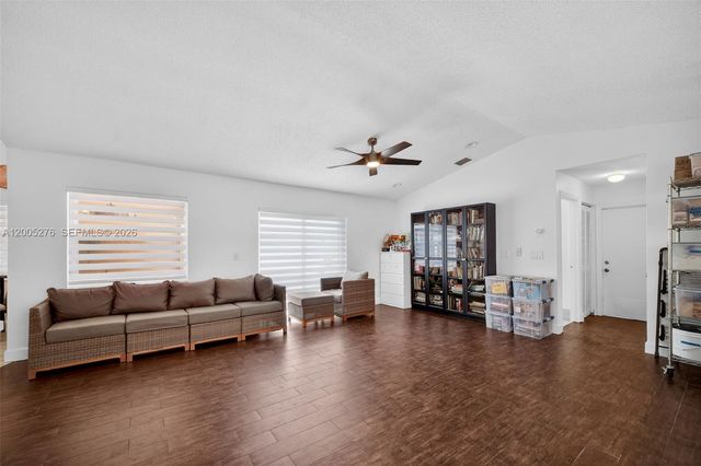 685 SW 198th Ter, Pembroke Pines, FL 33029