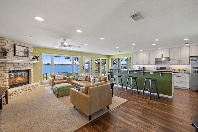 21 Beaver IS, Granite Shoals, TX 78654