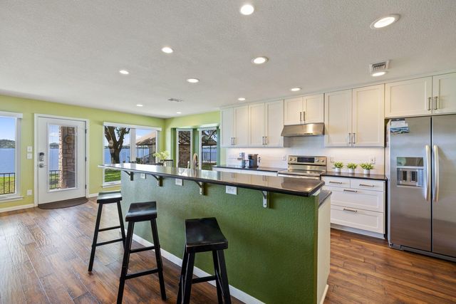 21 Beaver IS, Granite Shoals, TX 78654