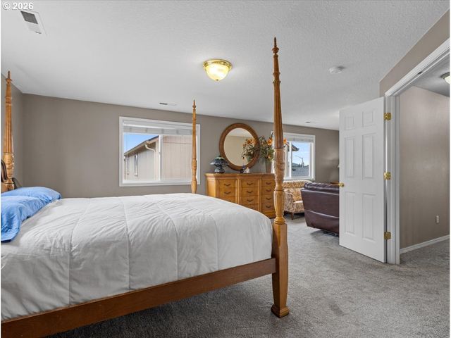 15918 Ne 90TH St, Vancouver, WA 98682