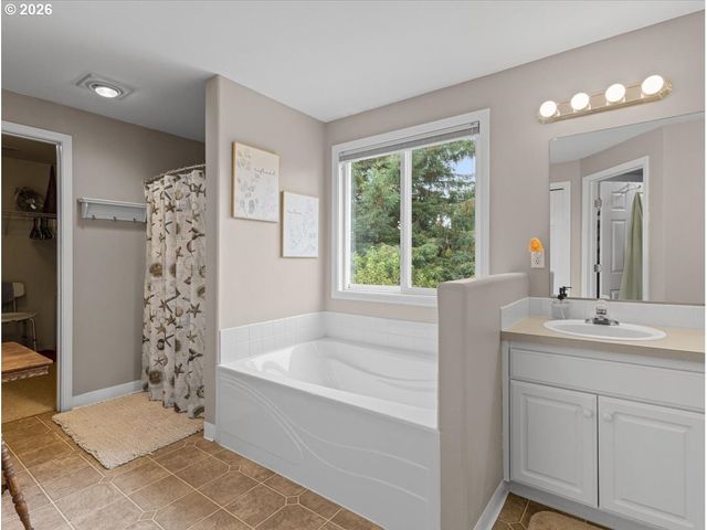 15918 Ne 90TH St, Vancouver, WA 98682