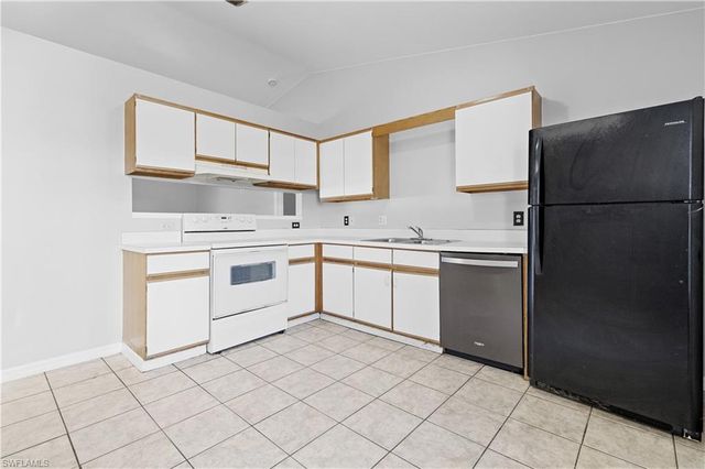 1409 SW 11th PL, Cape Coral, FL 33991