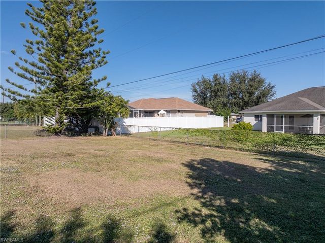 1409 SW 11th PL, Cape Coral, FL 33991