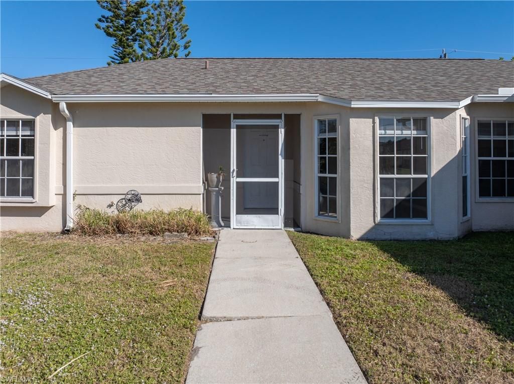 Image 16 of property listing at 1409 SW 11th PL, Cape Coral, FL 33991