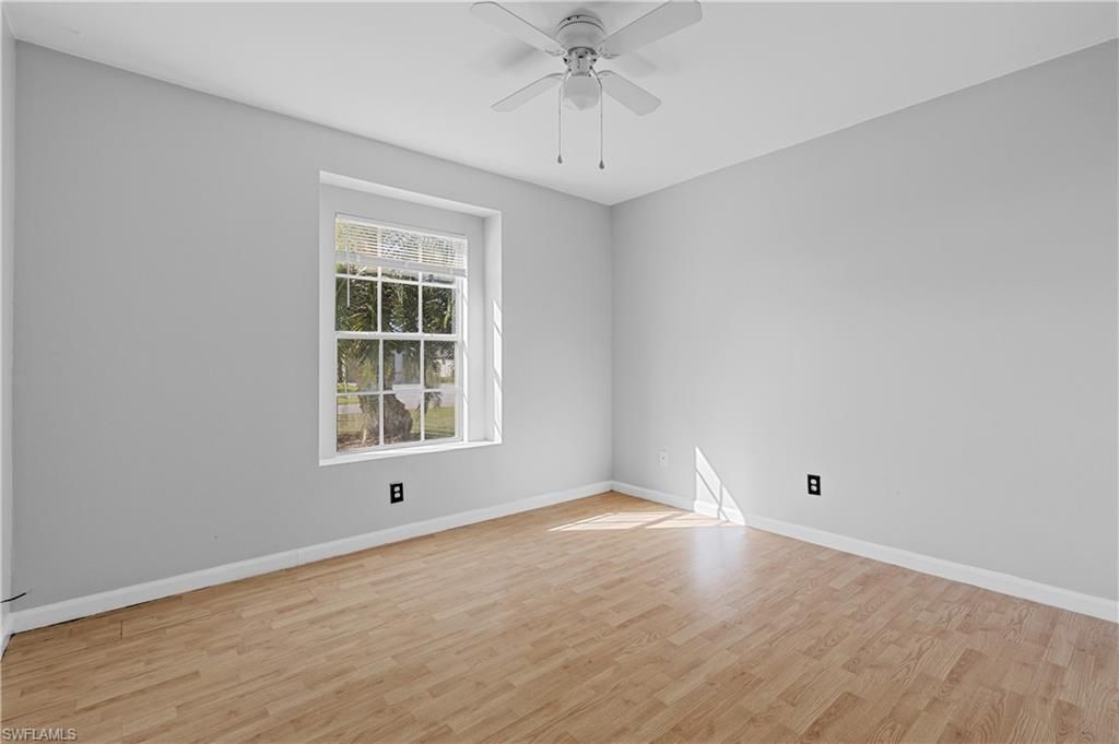 Image 22 of property listing at 1409 SW 11th PL, Cape Coral, FL 33991