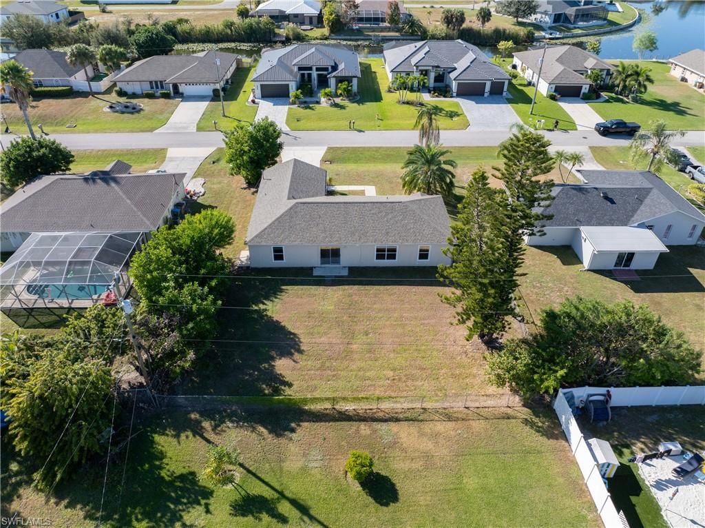 Image 23 of property listing at 1409 SW 11th PL, Cape Coral, FL 33991