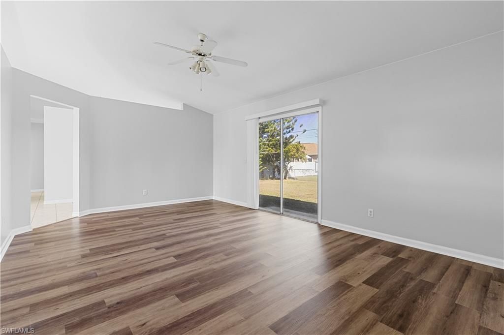 Image 6 of property listing at 1409 SW 11th PL, Cape Coral, FL 33991