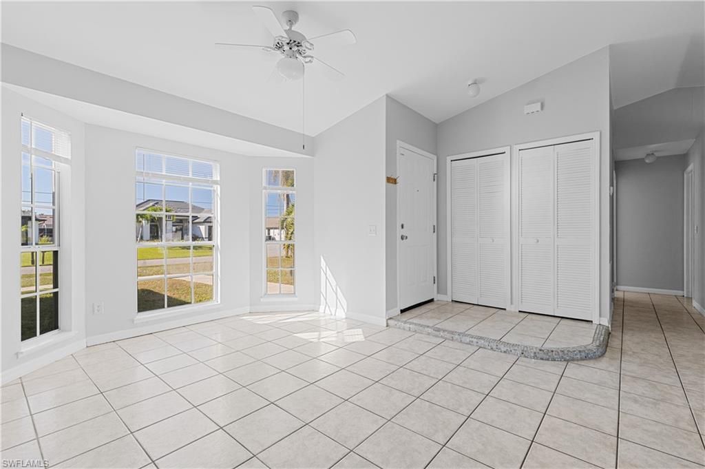 Image 8 of property listing at 1409 SW 11th PL, Cape Coral, FL 33991