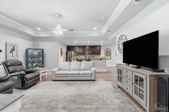 1827 Sundown Dr, Navarre, FL 32566