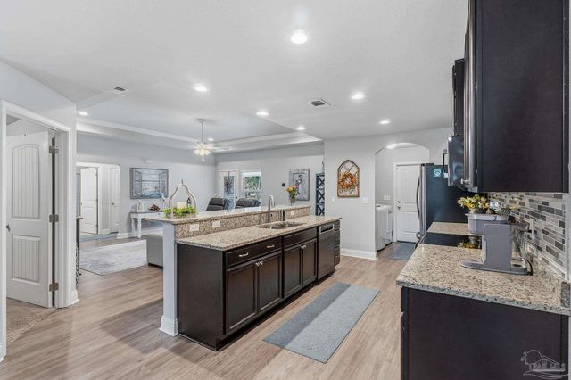 1827 Sundown Dr, Navarre, FL 32566