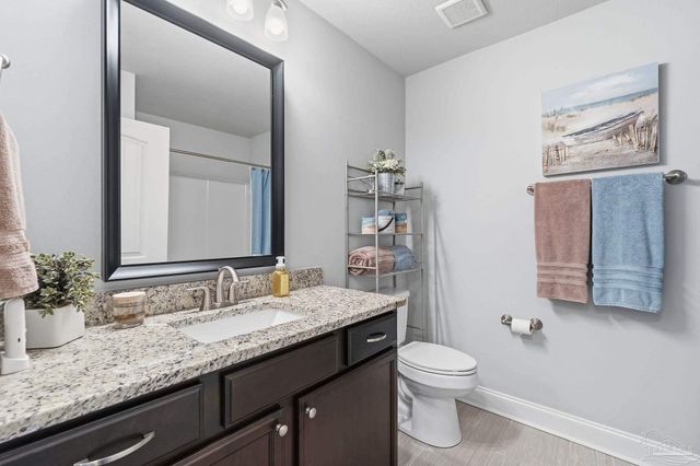 1827 Sundown Dr, Navarre, FL 32566