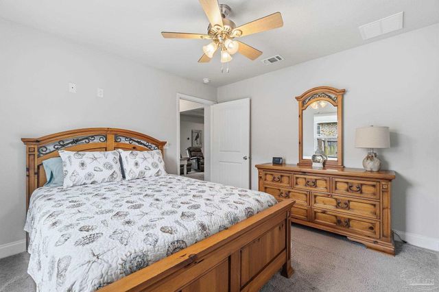 1827 Sundown Dr, Navarre, FL 32566