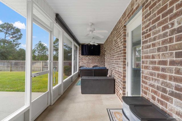 1827 Sundown Dr, Navarre, FL 32566