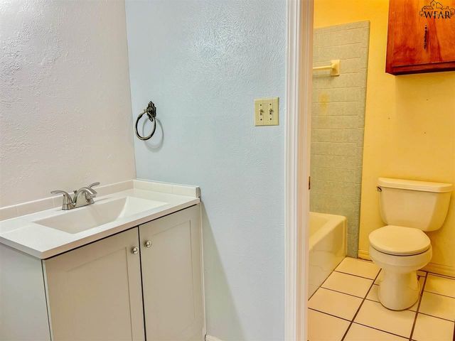 2182 VAUGHN ROAD, Burkburnett, TX 76354