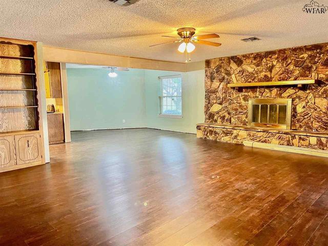 2182 VAUGHN ROAD, Burkburnett, TX 76354
