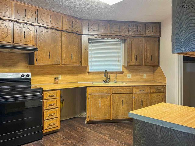 2182 VAUGHN ROAD, Burkburnett, TX 76354