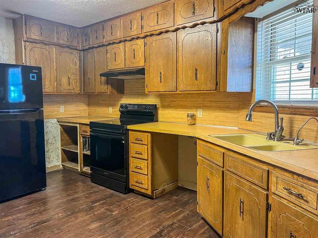 2182 VAUGHN ROAD, Burkburnett, TX 76354