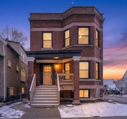 7843 S Marquette Avenue, Chicago, IL 60649