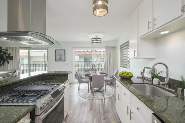 1720 Ardmore Avenue 224, Hermosa Beach, CA 90254