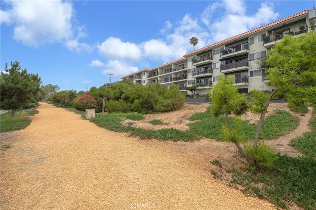1720 Ardmore Avenue 224, Hermosa Beach, CA 90254