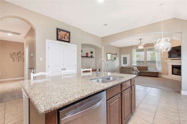 113 Wallin Farms DR, Hutto, TX 78634