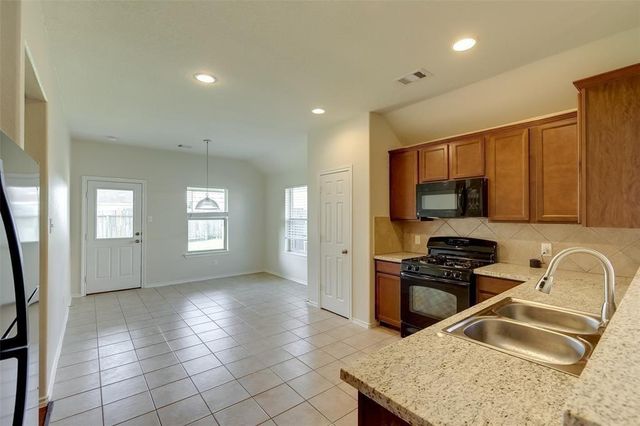8731 Sunny Gallop Drive, Tomball, TX 77375
