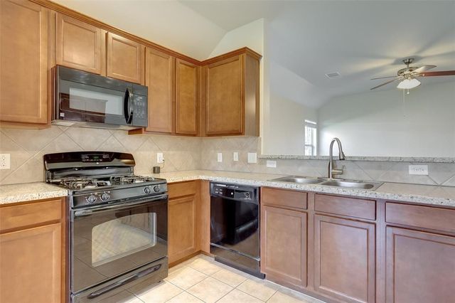 8731 Sunny Gallop Drive, Tomball, TX 77375