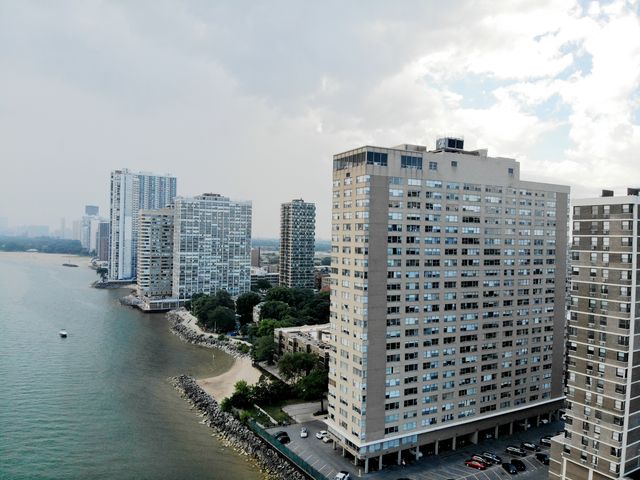 6301 N Sheridan Road 21E, Chicago, IL 60660