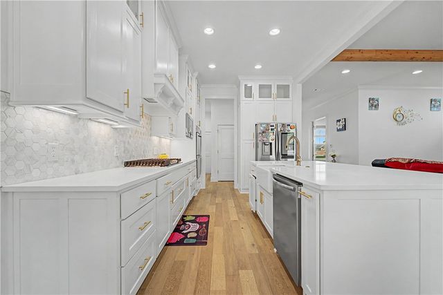 1302 Clarendon Avenue, Bentonville, AR 72713